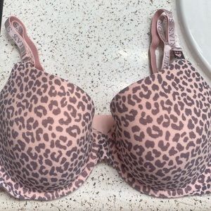 Victoria secrets t shirt lined Demi leopard bra 34D